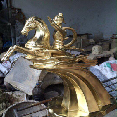 tuong dong thanh giong ma vang