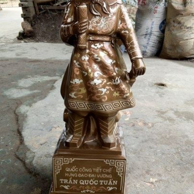 tuong tran quoc tuan cao 70cm chat lieu dong do kham tam khi